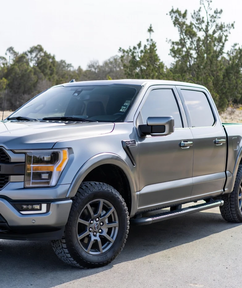 Car photo before wheel visualization